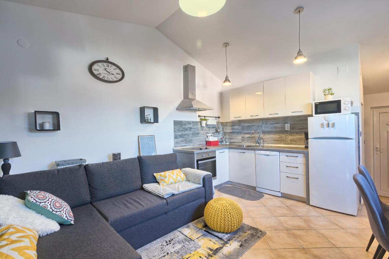 Brijuni Loft Apartment พูลา ภายนอก รูปภาพ