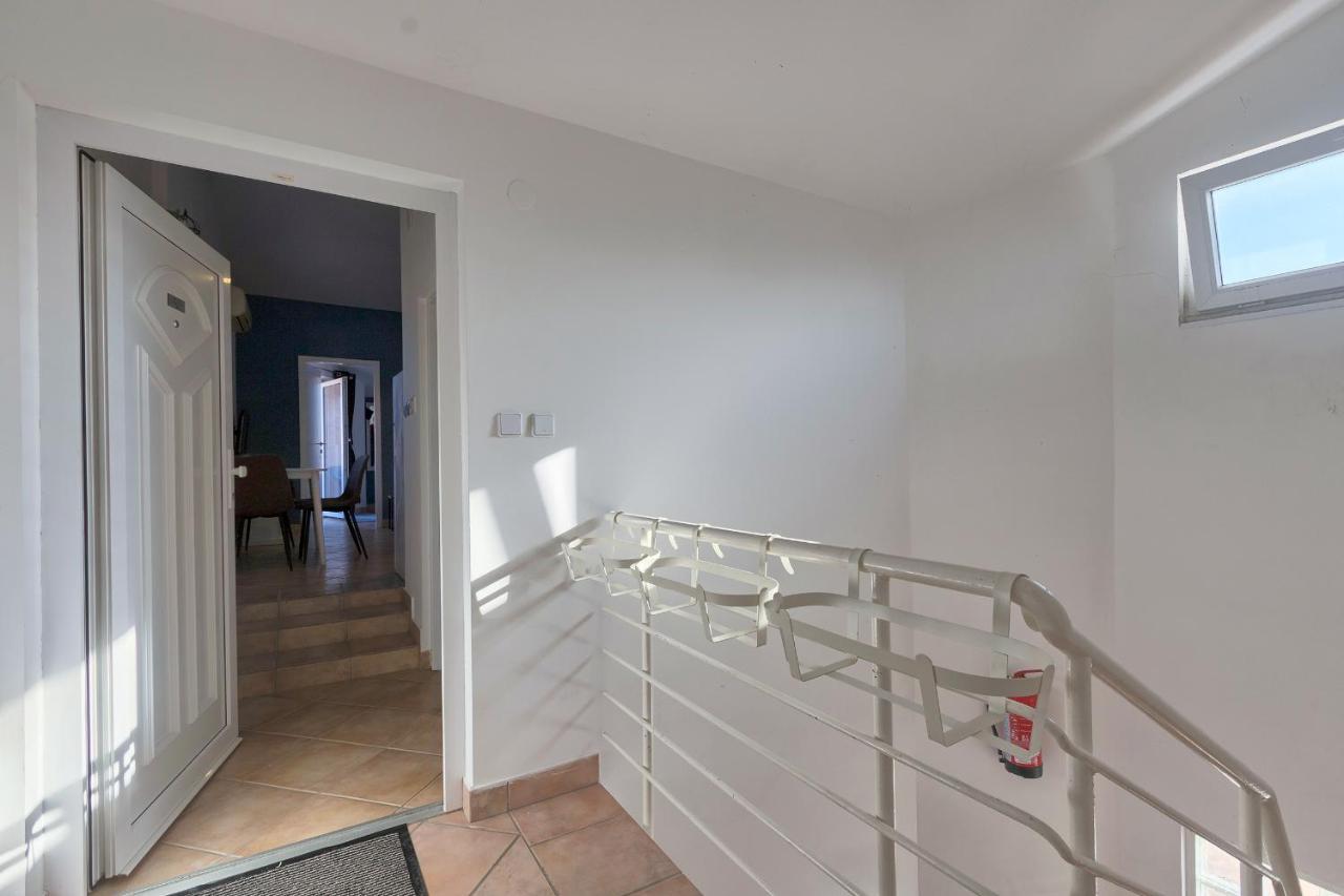 Brijuni Loft Apartment พูลา ภายนอก รูปภาพ